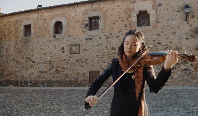Video inspirado en Juego de Tronos de Cceres 2031 y Abby Violn para proyectar patrimonio extremeo