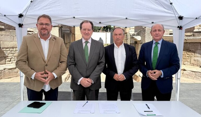Convenio colaboracin FIBE y Consorcio Mrida para la iluminacin del Teatro Romano